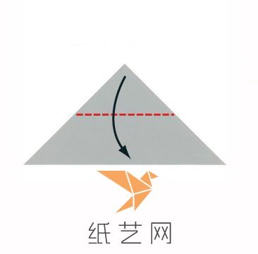然后將上面的角折疊到底邊的位置