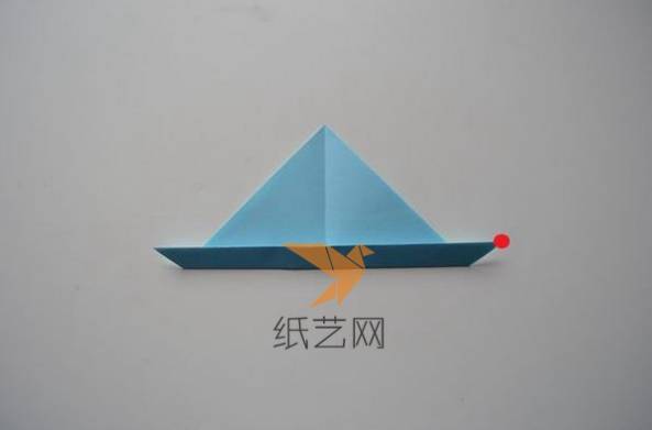 把下面的邊向上折疊一下