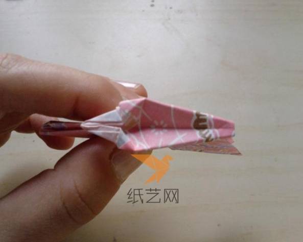 將中間的部分這樣進行折疊